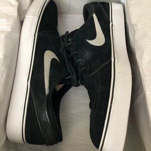 Nike Zoom SB Eric Koston BLK/WHT size 9 men